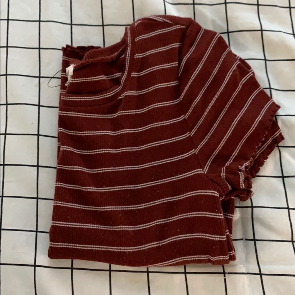 striped maroon and white ribbed top<3